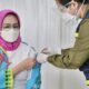 Mantan Walikota Tangerang Selatan Airin Rachmi Diani saat disuntik vaksin Covid-19. FILE/Dok/Ist. Photo