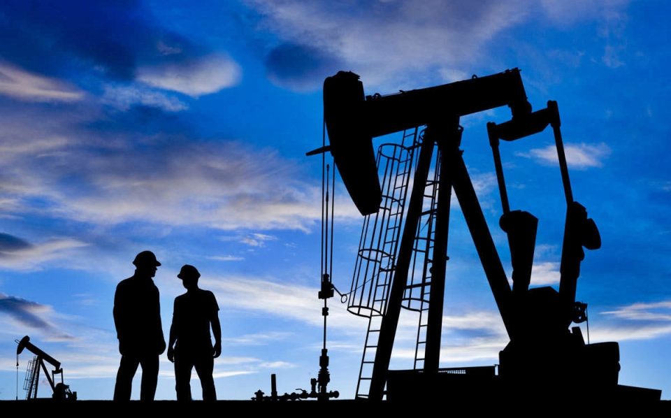 Ekplorasi minyak mentah (Crude Oil). GETTY IMAGES